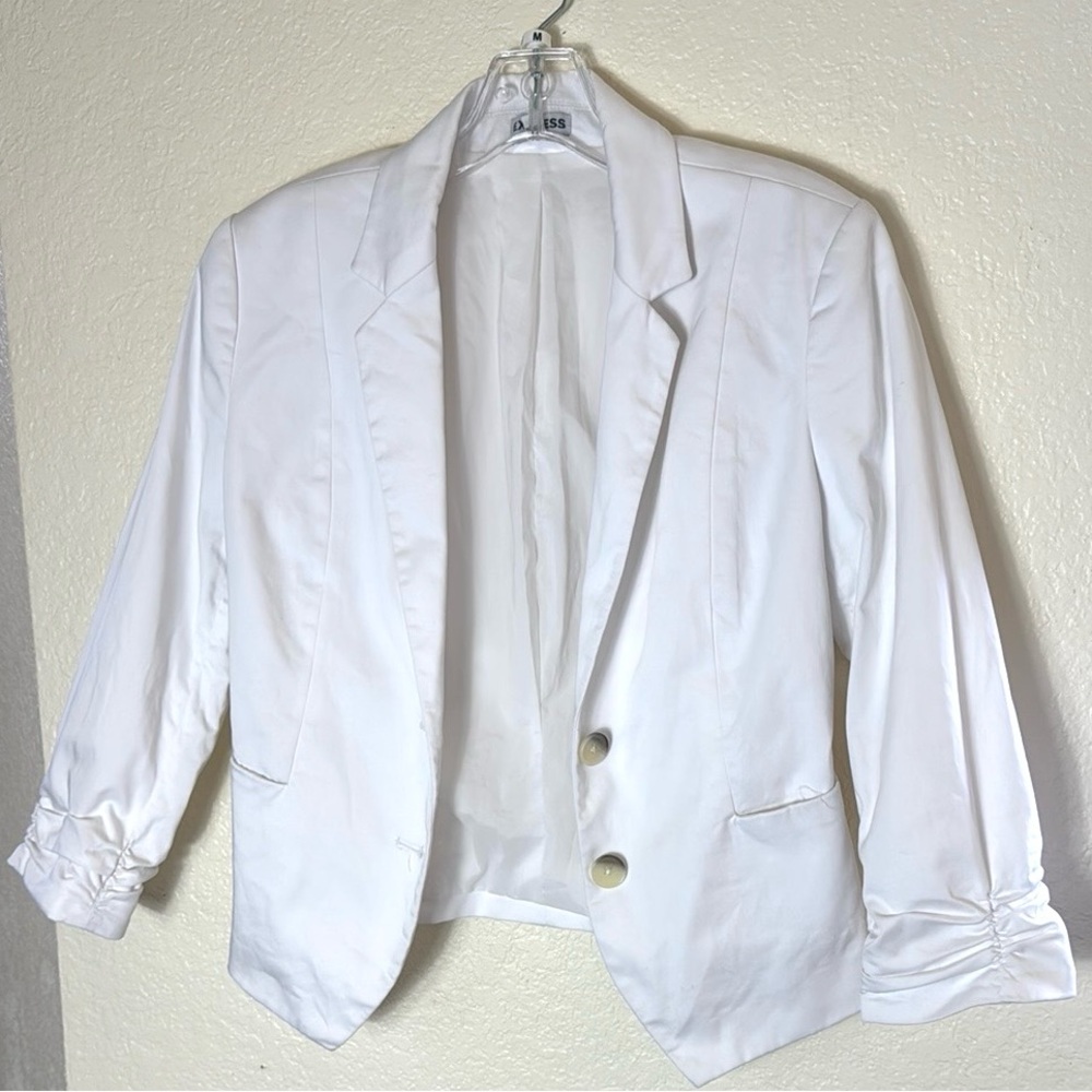 Express White Blazer With Ruched  Sleeves And Notched Lapels And Tailored Fit.